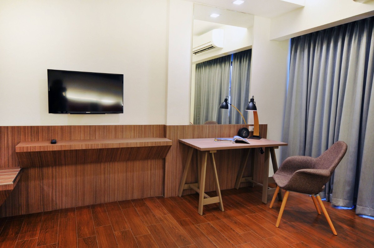 08.Deluxe Inspired Exclusive.